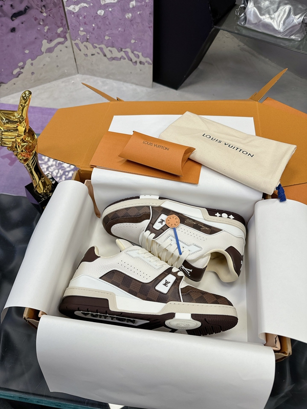 ルイヴィトン靴正面デザイン